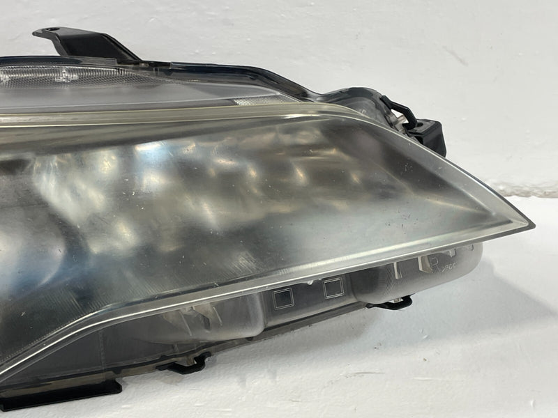 Load image into Gallery viewer, 2015 - 2017 TOYOTA CAMRY RIGHT SIDE HALOGEN HEADLIGHT HEADLAMP # IG12-HDS1051
