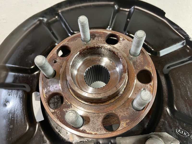Load image into Gallery viewer, 20-25 HYUNDAI PALISADE AWD REAR RIGHT SPINDLE KNUCKLE W/ BEARING HUB # 104778
