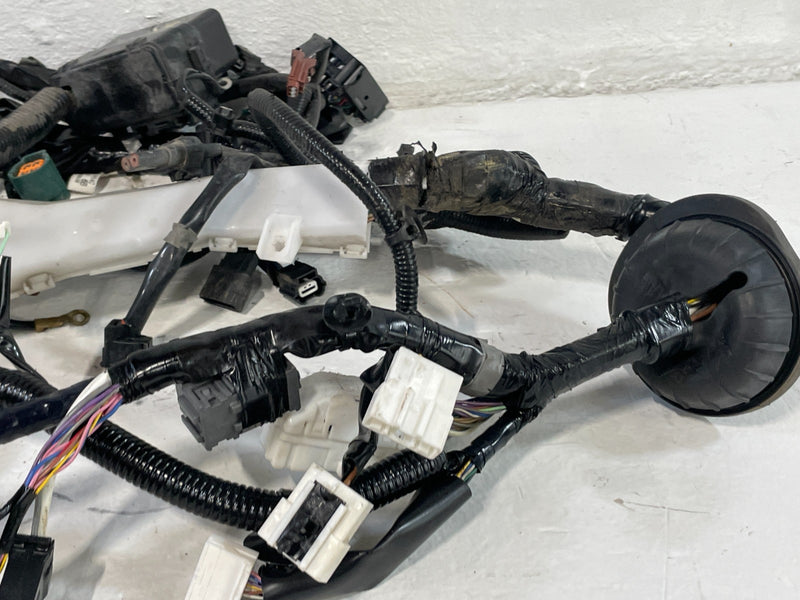 Load image into Gallery viewer, 2017 - 2019 INFINITI Q50 ENGINE ROOM BAY WIRE WIRING HARNESS 3.0L # 100441
