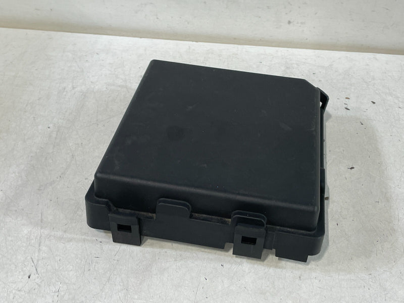 Load image into Gallery viewer, 19-23 INFINITI QX50 ENGINE FUSE RELAY BOX HOUSING LID COVER PANEL 2.0L # 98843
