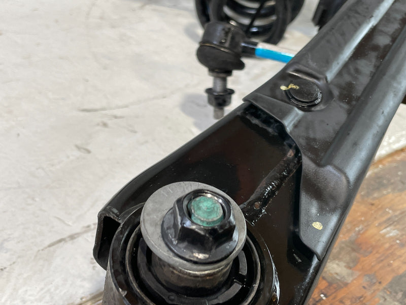 Load image into Gallery viewer, 2020 - 2022 HYUNDAI PALISADE REAR LEFT DRIVER SIDE KNEE ASSEMBLY 3.8L # 102323
