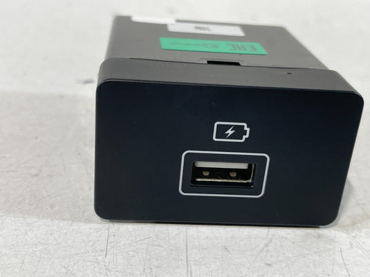 22-23 GENESIS G70 CENTER CONSOLE STORAGE USB CONNECTOR CHARGING PORT HUB