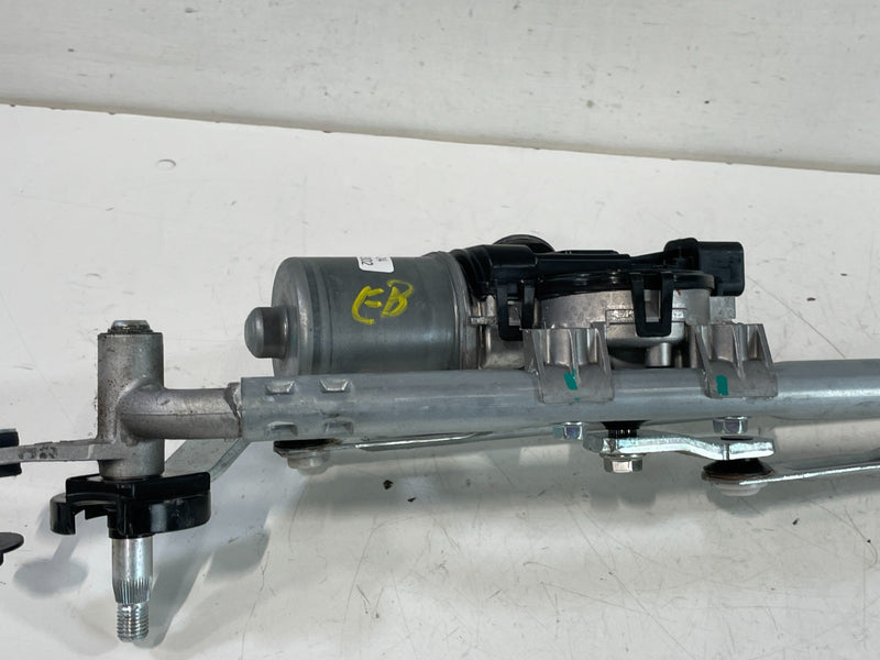 Load image into Gallery viewer, 22-25 HYUNDAI TUCSON FRONT WINDSHIELD WIPER TRANSMISSION LINKAGE W/MOTOR #103302

