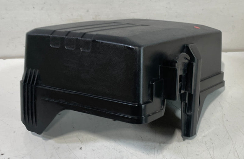 Load image into Gallery viewer, 2020 - 2022 HYUNDAI PALISADE ENGINE FUSE RELAY BOX MODULE UPPER COVER # 103060
