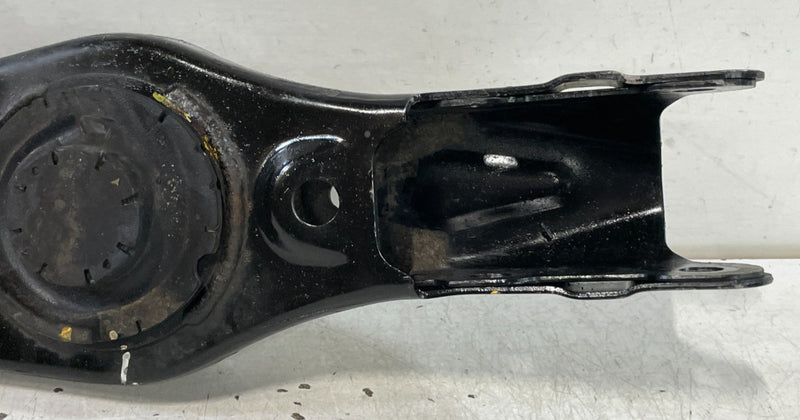 Load image into Gallery viewer, 2020-2025 HYUNDAI PALISADE REAR RIGHT SIDE LOWER CONTROL ARM SPRING PERCH 100882
