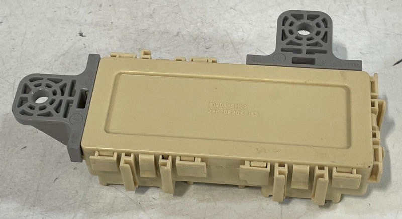 Load image into Gallery viewer, 2020-2022 HYUNDAI PALISADE FUSE RELAY CABIN JUNCTION BOX BLOCK MODULE # 100837

