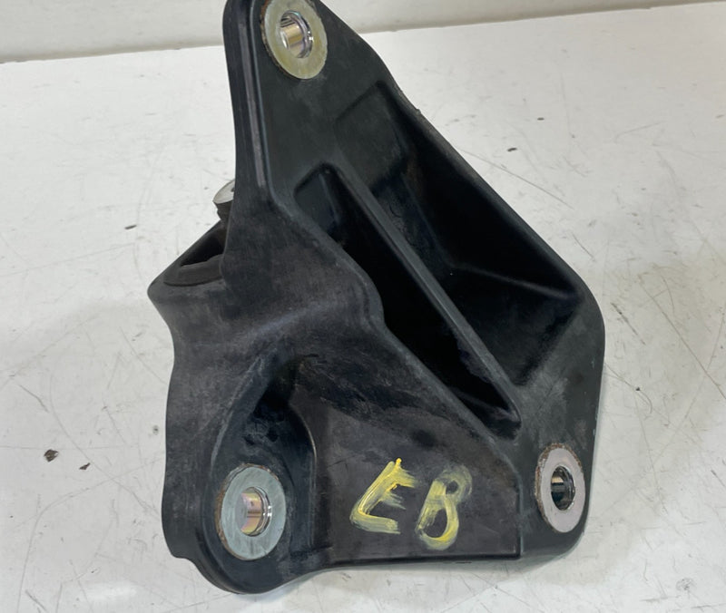 Load image into Gallery viewer, 17-20 ACURA MDX FRONT RIGHT PASSENGER SIDE TRANSMISSION MOUNT BRACKET # 103900
