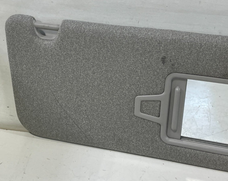 Load image into Gallery viewer, 2020-2023 HYUNDAI PALISADE FRONT RIGHT PASSENGER SIDE SUN VISOR SUNVISOR #103309
