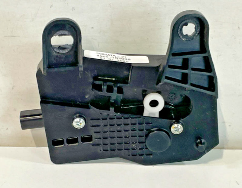 Load image into Gallery viewer, 20-22 HYUNDAI SONATA FUEL GAS TANK FILLER DOOR LID LOCK LATCH ACTUATOR # 102038
