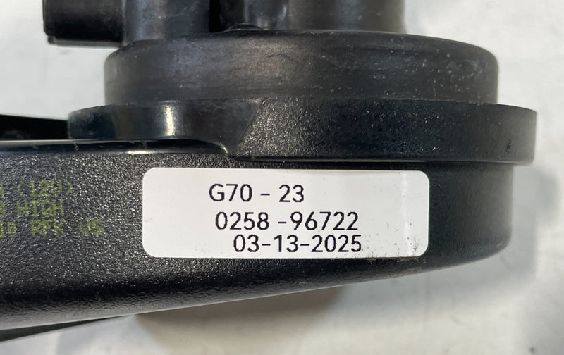 Load image into Gallery viewer, 2022-2025 GENESIS G70 HIGH PITCH HORN SIGNAL ALARM W/ BRACKET 96621-G9010 #96722
