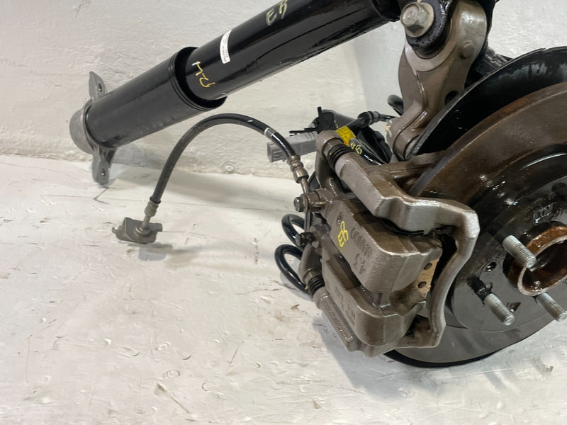 Load image into Gallery viewer, 2020-2022 HYUNDAI PALISADE FWD REAR LEFT SUSPENSION KNEE ASSEMBLY 3.8L # 103656
