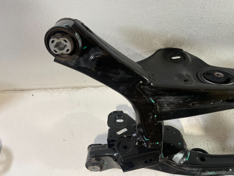 Load image into Gallery viewer, 22-26 HYUNDAI TUCSON AWD REAR SUSPENSION SUBFRAME CROSSMEMBER CRADLE 2.5L 104905
