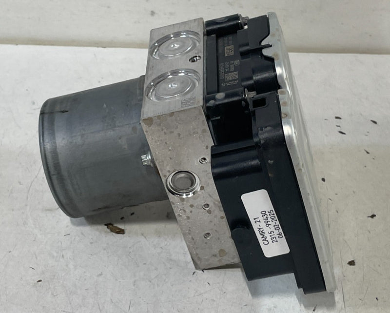 Load image into Gallery viewer, 21-24 TOYOTA CAMRY FWD ABS ANTI LOCK BRAKE PUMP CONTROL MODULE UNIT 2.5L # 99430
