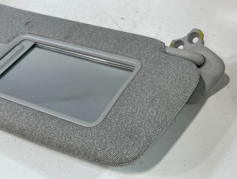 Load image into Gallery viewer, 2020-2023 HYUNDAI PALISADE FRONT RIGHT PASSENGER SIDE SUN VISOR SUNVISOR #103309
