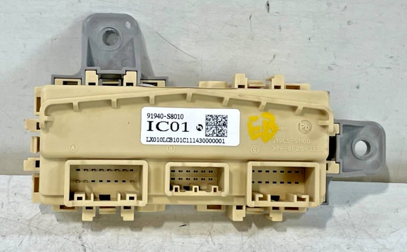 Load image into Gallery viewer, 2020-2022 HYUNDAI PALISADE FUSE RELAY CABIN JUNCTION BOX BLOCK MODULE # 100837
