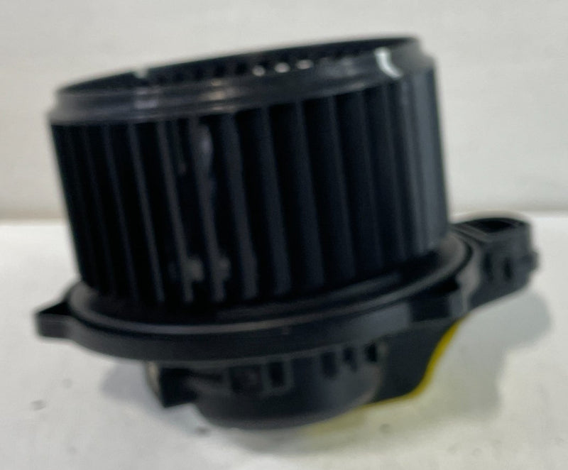 Load image into Gallery viewer, 2022-2025 HYUNDAI PALISADE FRONT DASH AC A/C HEATER BLOWER W/ FAN MOTOR # 104132
