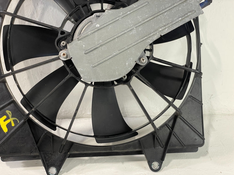 Load image into Gallery viewer, 2018-2022 HONDA ACCORD FRONT ENGINE RADIATOR COOLING FAN SHROUD &amp; MOTOR # 88746
