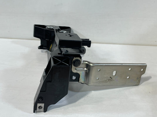 14-23 INFINITI Q50 Q60 RIGHT RADIATOR CORE SUPPORT FENDER MOUNTING BRACKET 90385