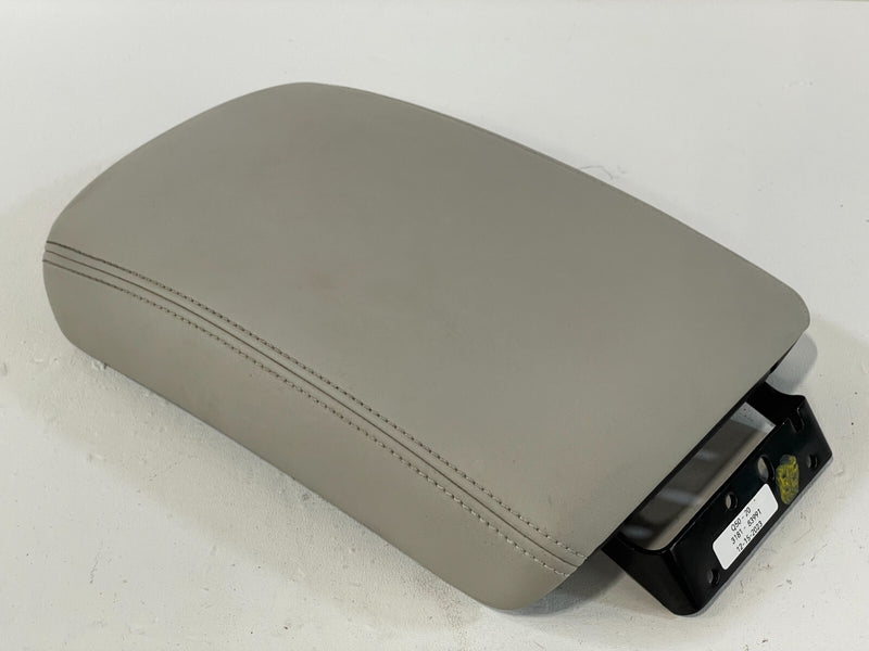 Load image into Gallery viewer, 2016-2020 INFINITI Q50 CENTER CONSOLE ARM REST ARMREST STORAGE LID COVER # 83991
