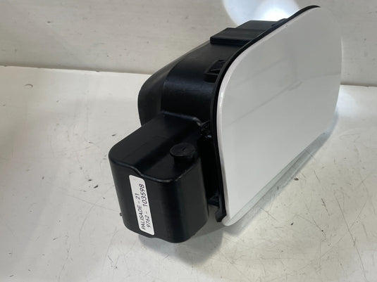 20-22 HYUNDAI PALISADE FUEL TANK FILLER POCKET DOOR LID COVER WHITE (WC9) 103598