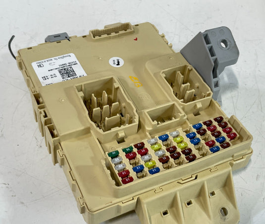 2020 - 2022 HYUNDAI PALISADE UNDER DASH FUSE RELAY CABIN JUNCTION BOX