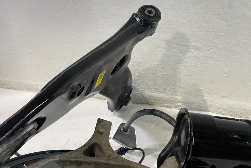 Load image into Gallery viewer, 2023-2025 HYUNDAI PALISADE FWD FRONT LEFT SUSPENSION KNEE ASSEMBLY 3.8L # 104152

