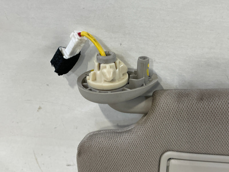 Load image into Gallery viewer, 2023 - 2025 HONDA HR-V EX-L FRONT LEFT DRIVER SIDE SUNVISOR SUN VISOR # 98930
