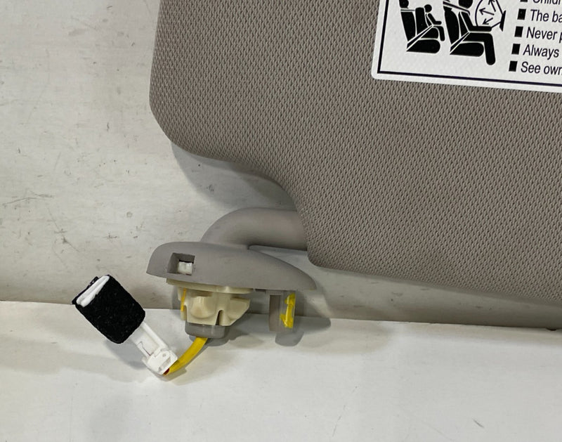 Load image into Gallery viewer, 2023 - 2025 HONDA HR-V EX-L FRONT LEFT DRIVER SIDE SUNVISOR SUN VISOR # 101630
