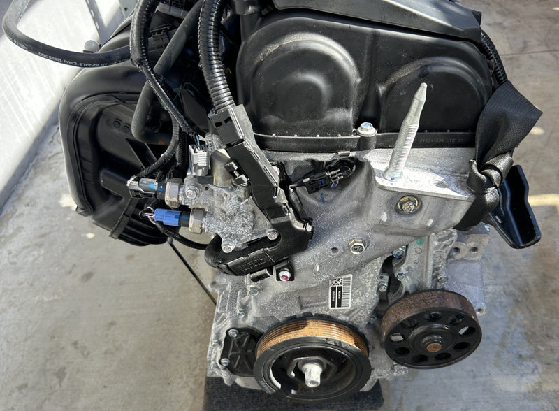 Load image into Gallery viewer, HONDA HRV HR-V 2.0L FWD ENGINE MOTOR ASSEMBLY AUTO 11K MILES 23 - 25 # NB1-EU403
