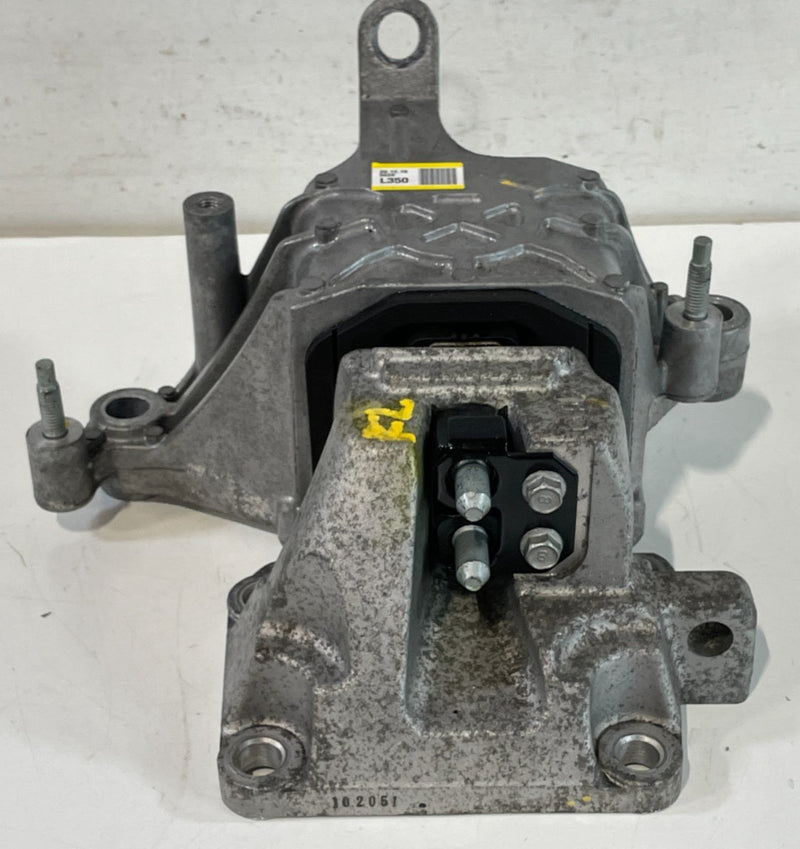 Load image into Gallery viewer, 2020-2024 HYUNDAI SONATA FWD TRANSMISSION LEFT MOUNT SUPPORT BRACKET # 102065
