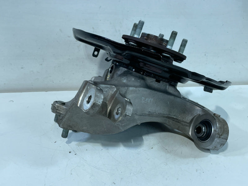 Load image into Gallery viewer, 20-25 HYUNDAI PALISADE AWD REAR LEFT SIDE SPINDLE KNUCKLE W/ BEARING HUB #102418
