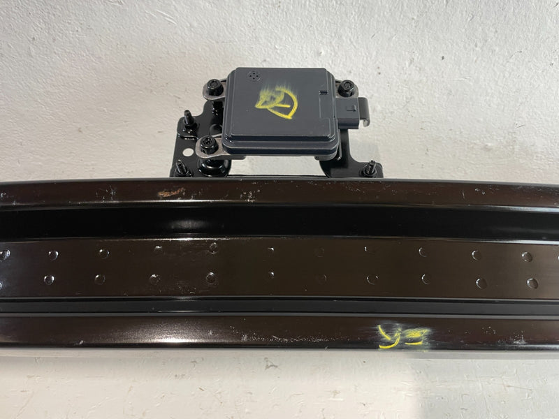 Load image into Gallery viewer, 20-22 HYUNDAI PALISADE FRONT BUMPER REINFORCMENT REBAR W/ RADAR SENSOR # 104783
