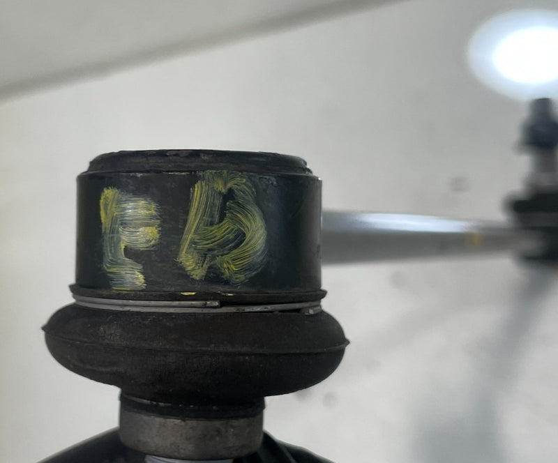 Load image into Gallery viewer, HYUNDAI SANTA FE PALISADE FRONT LH OR RH STABILIZER SWAY BAR END LINK # 103564
