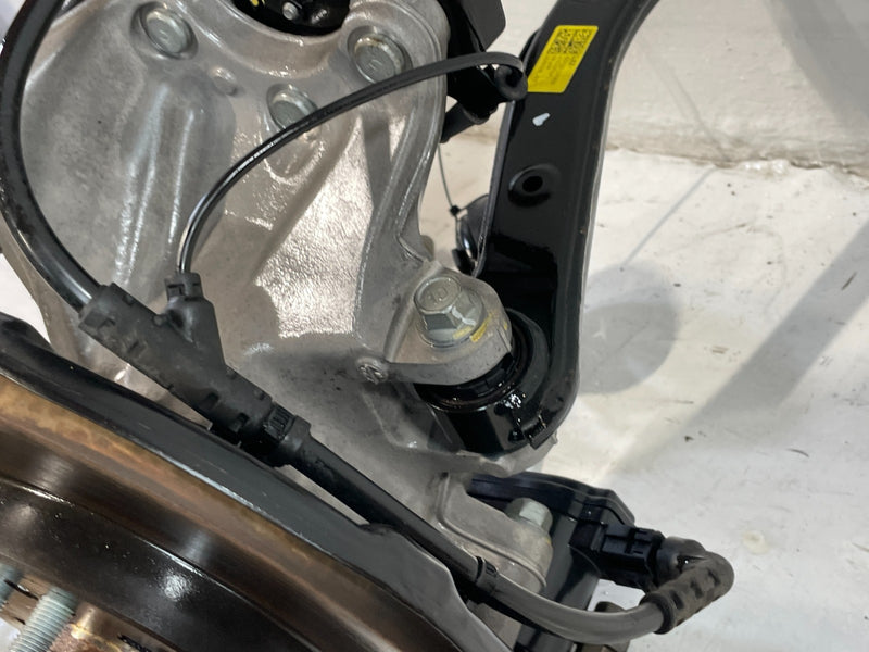 Load image into Gallery viewer, 2020 - 2022 HYUNDAI PALISADE REAR LEFT DRIVER SIDE KNEE ASSEMBLY 3.8L # 102323
