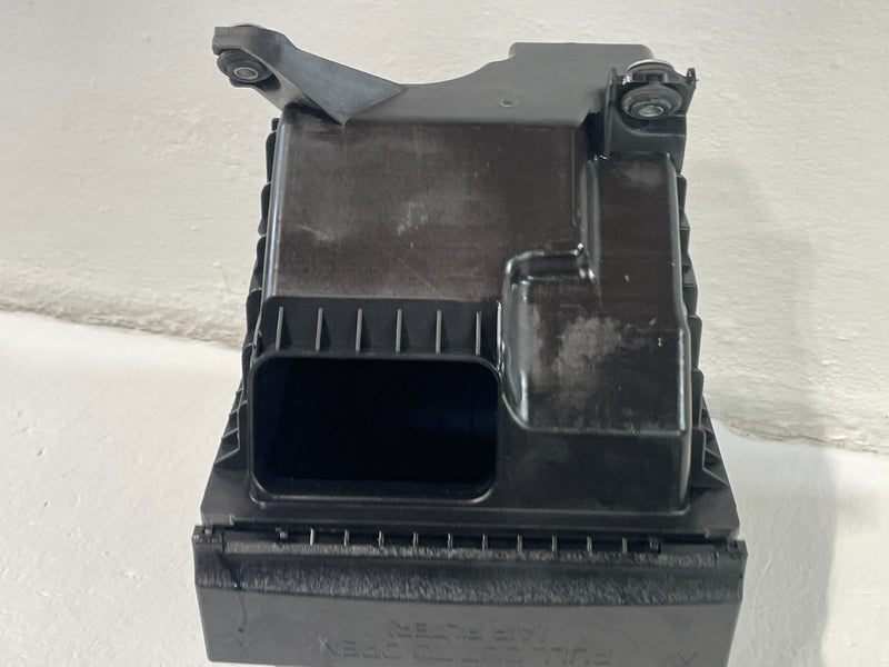 Load image into Gallery viewer, 2020-2025 HYUNDAI PALISADE ENGINE AIR INTAKE CLEANER HOUSING BOX 3.8L # 100890
