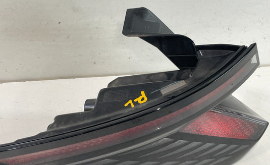 22-25 HYUNDAI TUCSON REAR LEFT DRIVER SIDE OUTER TAILLIGHT LIGHT LAMP