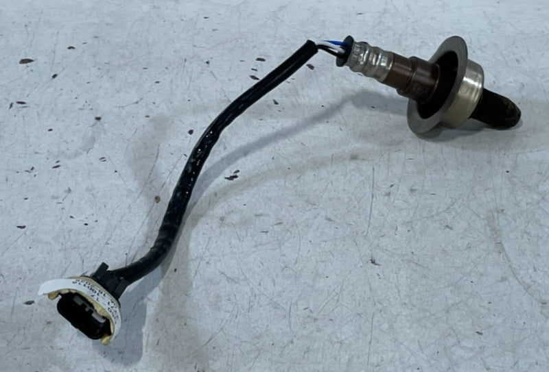 Load image into Gallery viewer, 16-23 INFINITI Q60 Q50 AIR FUEL RATIO OXYGEN O2 SENSOR H8201333811 3.0L # 100116
