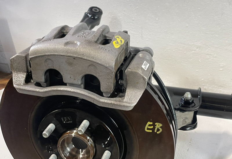 Load image into Gallery viewer, 2023-2025 HYUNDAI PALISADE FWD FRONT LEFT SUSPENSION KNEE ASSEMBLY 3.8L # 104152

