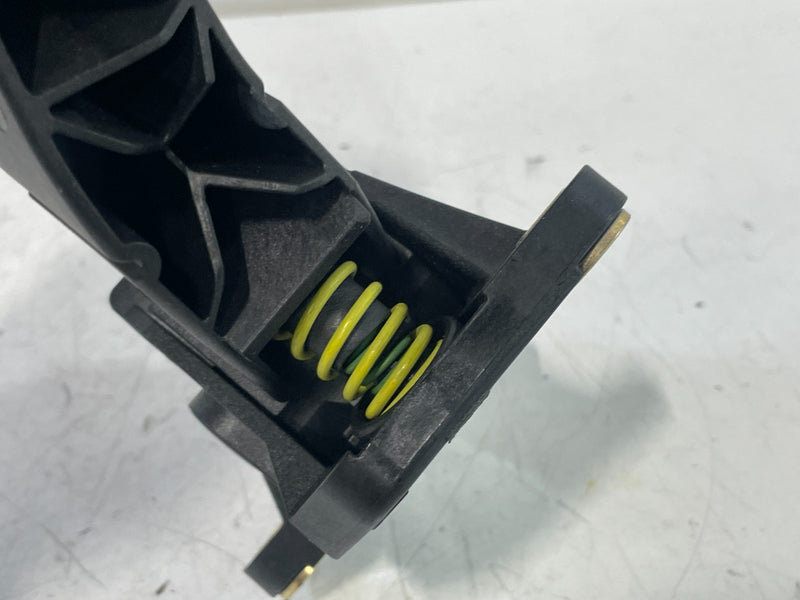 Load image into Gallery viewer, 2023-2025 HONDA HR-V GAS ACCELERATORION ACCELERATOR THROTTLE PEDAL 2.0L # 103708

