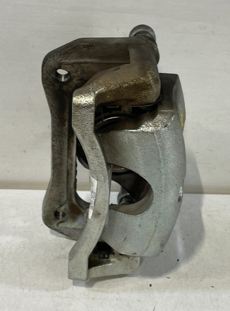 Load image into Gallery viewer, 2019 - 2023 GENESIS G70 RWD FRONT RIGHT PASSENGER SIDE BRAKE CALIPER 2.0L #96787
