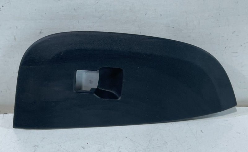 Load image into Gallery viewer, 2023-2025 HONDA HR-V REAR RIGHT PASSENGER SIDE DOOR WINDOW SWITCH BEZEL # 103679
