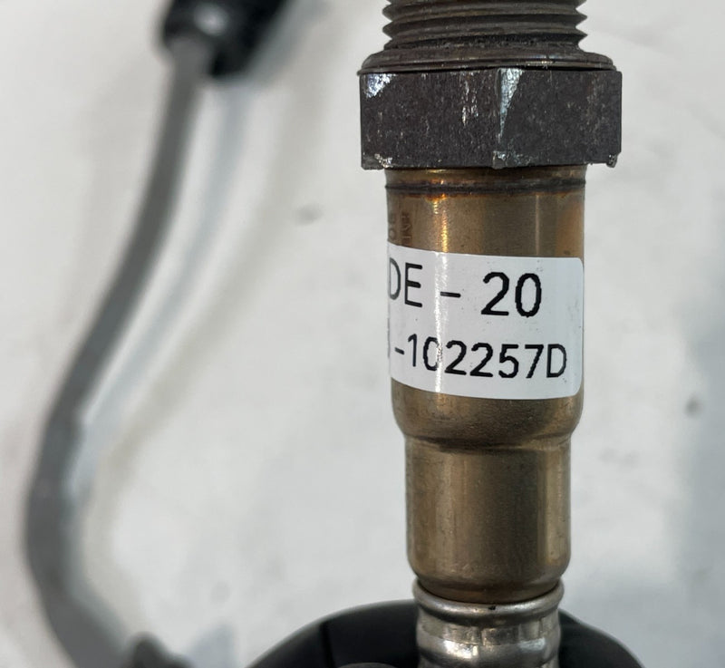Load image into Gallery viewer, 20-25 HYUNDAI PALISADE FRONT RIGHT UPPER EXHAUST LAMBDA O2 OXYGEN SENSOR 102257D
