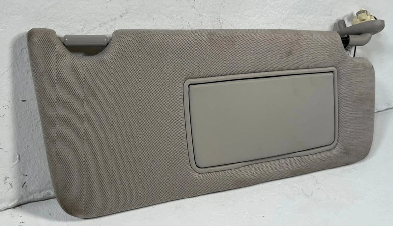 Load image into Gallery viewer, 2023-2026 HONDA HR-V EX-L FRONT RIGHT PASSENGER SIDE SUNVISOR SUN VISOR # 107984

