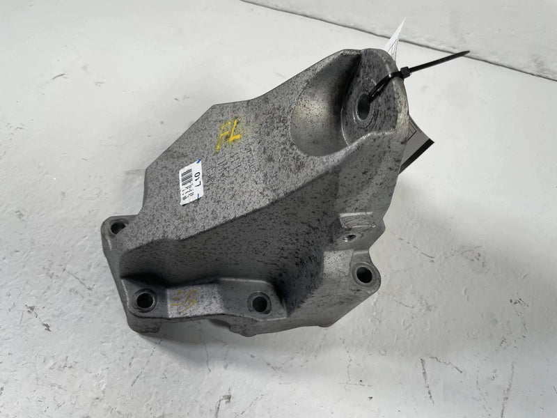 Load image into Gallery viewer, 2019-2023 GENESIS G70 FRONT LEFT SIDE ENGINE MOUNT SUPPORT BRACKET 2.0L # 108169
