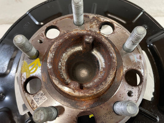 21-25 HYUNDAI SANTA FE AWD REAR RIGHT SIDE SPINDLE KNUCKLE W/ BEARING HUB 104449