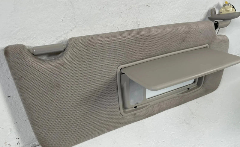Load image into Gallery viewer, 2023-2026 HONDA HR-V EX-L FRONT RIGHT PASSENGER SIDE SUNVISOR SUN VISOR # 107984
