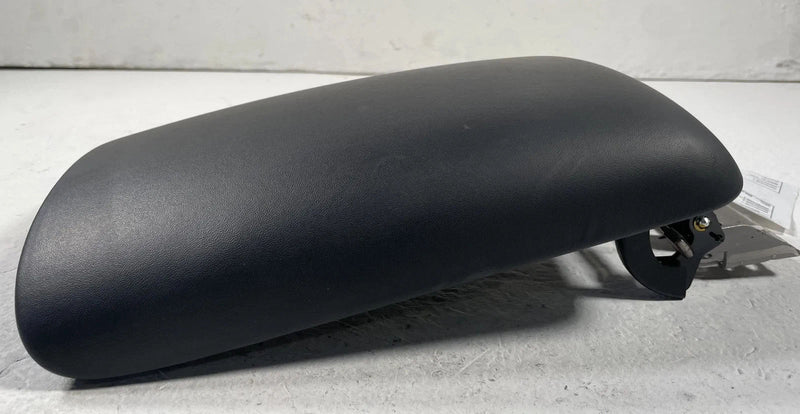 Load image into Gallery viewer, 21-23 HYUNDAI SANTA FE CENTER CONSOLE ARM REST ARMREST LID COVER BLACK # 107963
