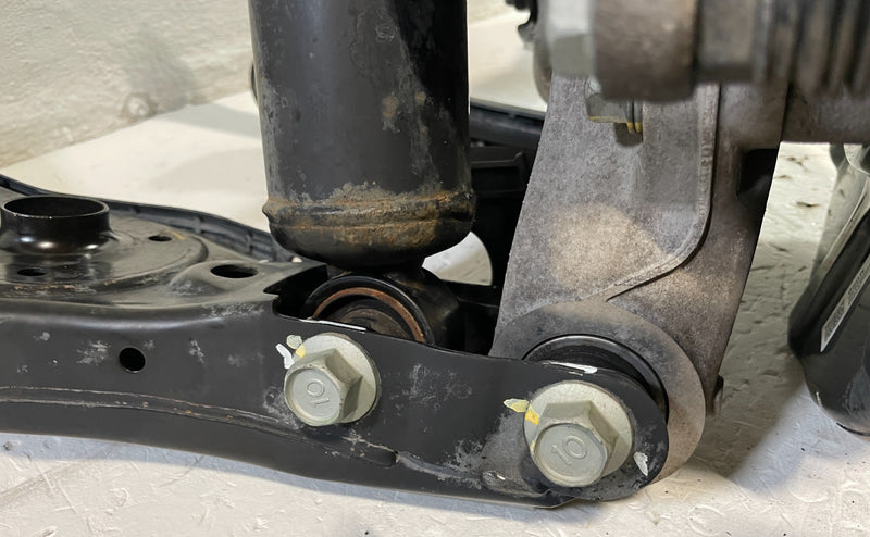 Load image into Gallery viewer, 2023-2025 HYUNDAI PALISADE FWD REAR RIGHT SUSPENSION KNEE ASSEMBLY 3.8L # 105198
