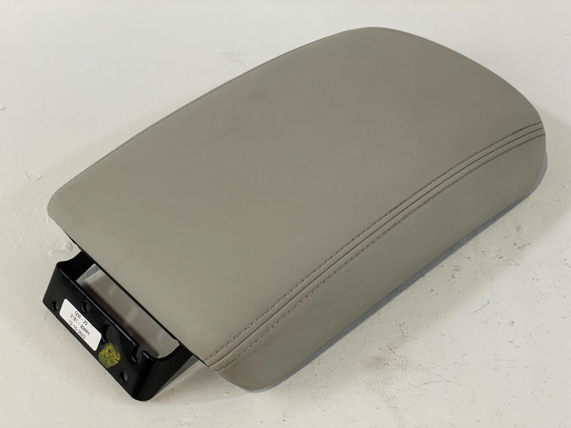 Load image into Gallery viewer, 2016-2020 INFINITI Q50 CENTER CONSOLE ARM REST ARMREST STORAGE LID COVER # 83991
