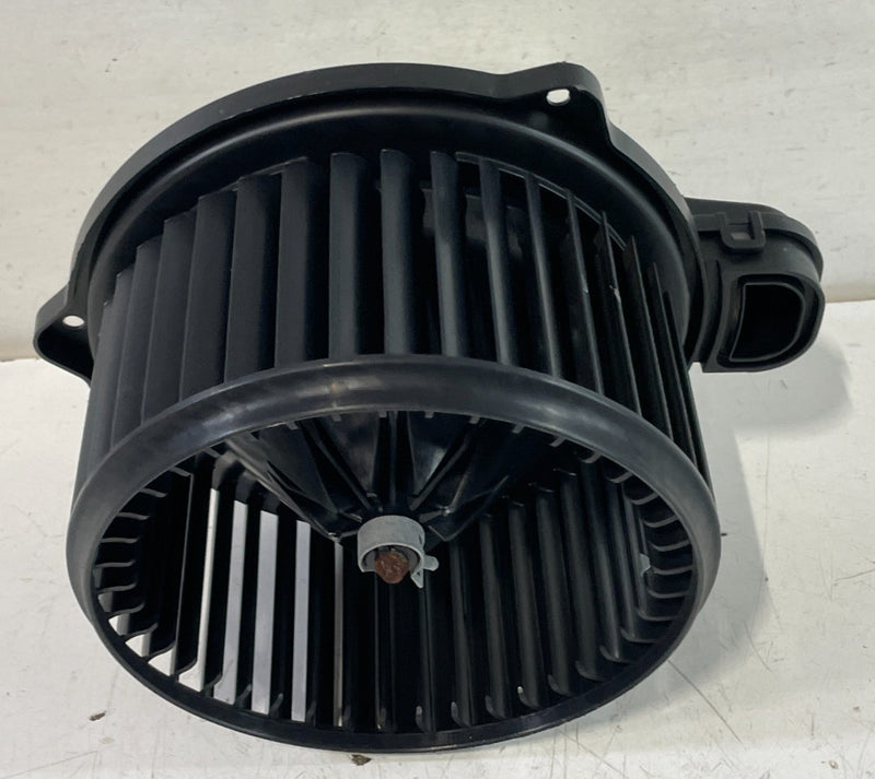 Load image into Gallery viewer, 2022-2025 HYUNDAI PALISADE FRONT DASH AC A/C HEATER BLOWER W/ FAN MOTOR # 104132
